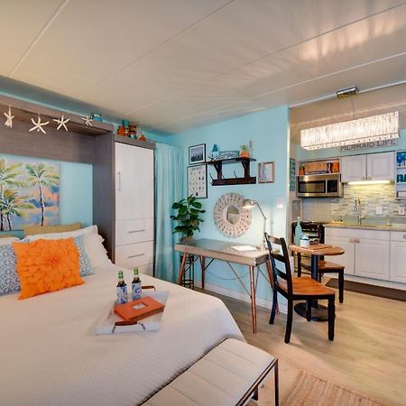Chic Virginia Beach Retreat - Pool, Steps To Beach Εξωτερικό φωτογραφία