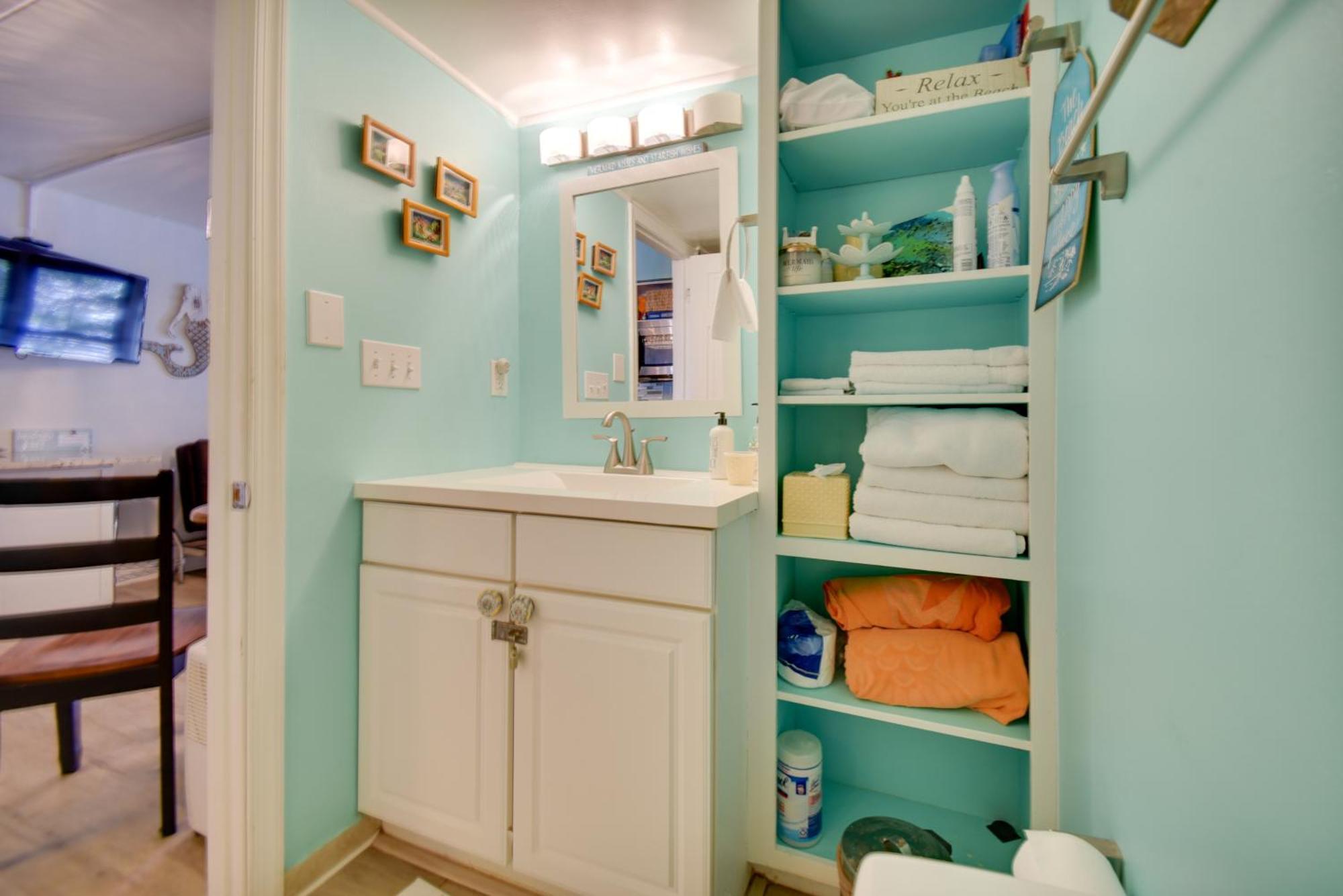 Chic Virginia Beach Retreat - Pool, Steps To Beach Εξωτερικό φωτογραφία