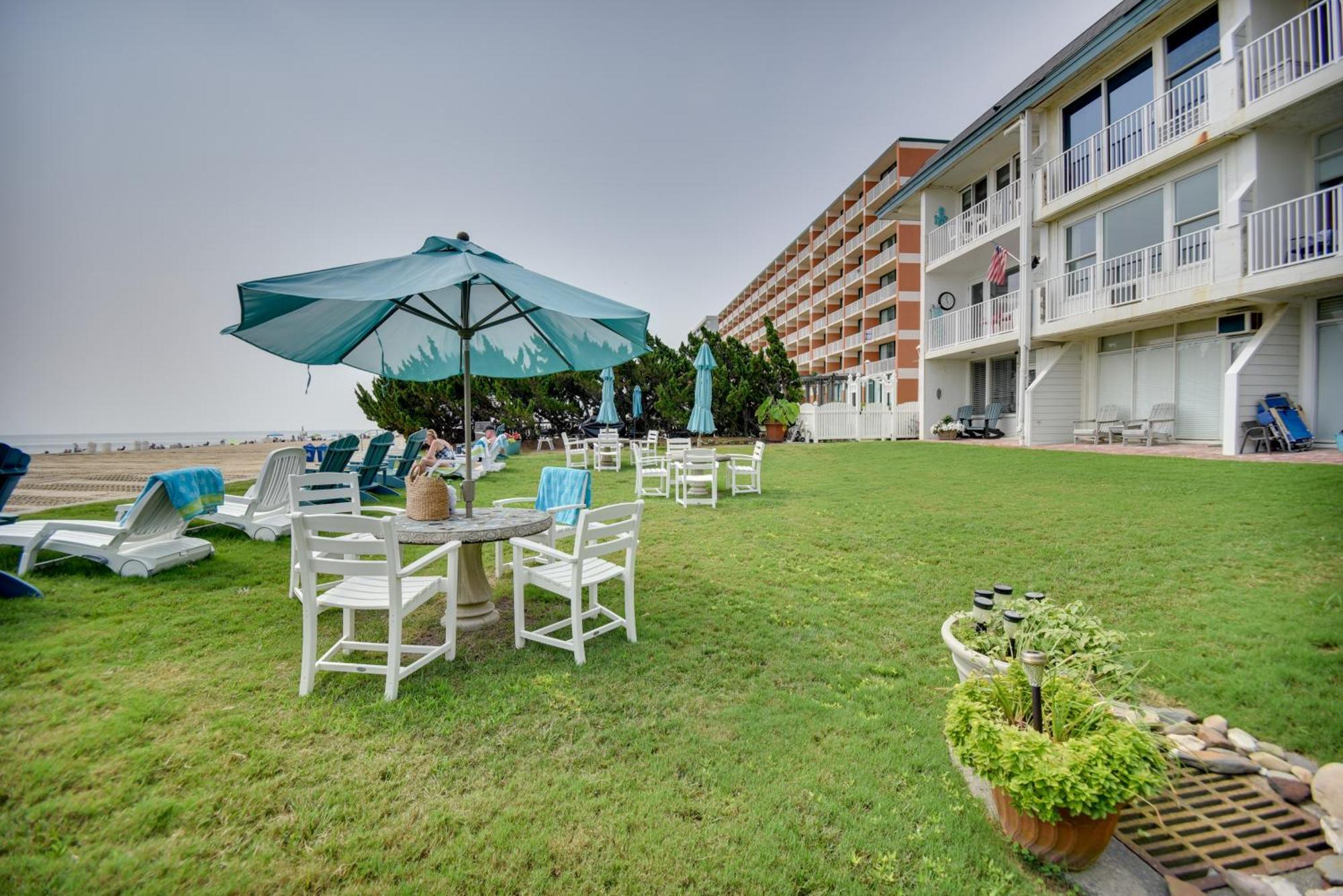 Chic Virginia Beach Retreat - Pool, Steps To Beach Εξωτερικό φωτογραφία